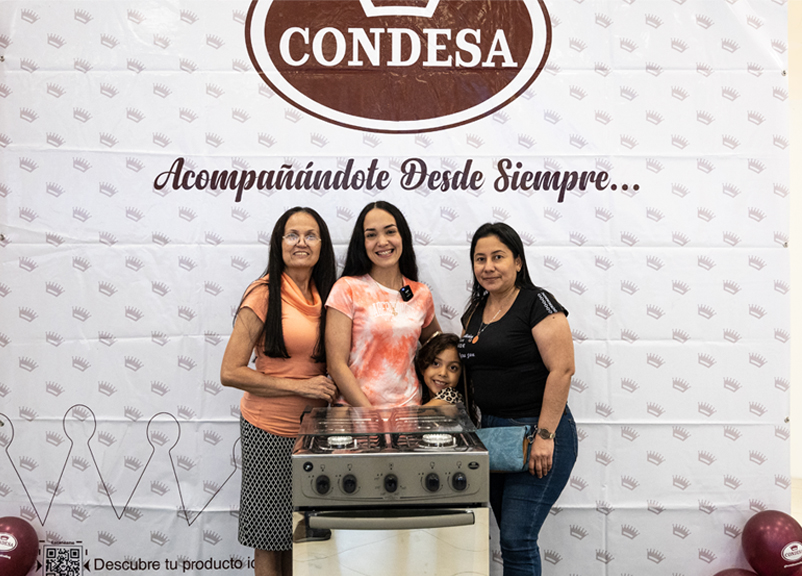 Family from El Vigia was awarded with a Condesa Kitchen